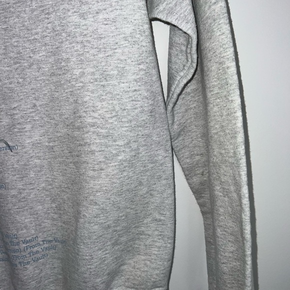 Taylor Swift Gray Crewneck Sweater xs - Picture 10 of 14